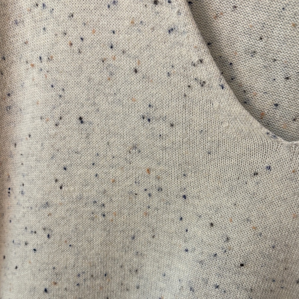 LOFT Speckled Cream V-Neck Sweater - Picture 4 of 5